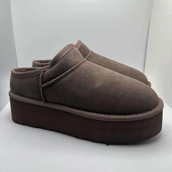 CUSHIONAIRE Women's Genuine Suede Cozy Mule Platform +Memory Foam 8.5 TAUPE - Picture 1 of 7